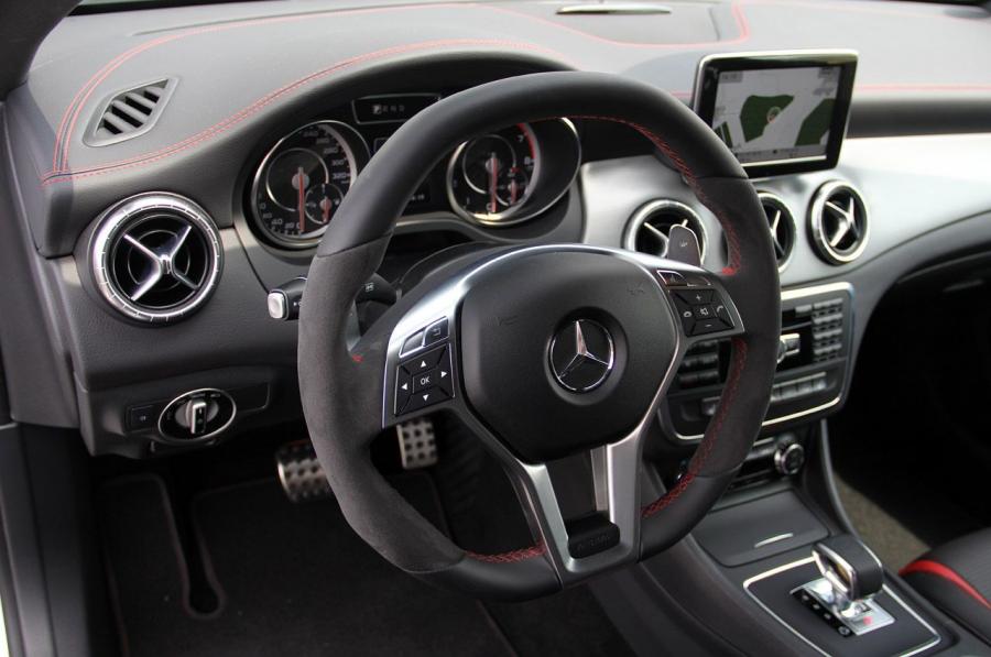  Mercedes-Benz CLA45 AMG 2014 года  (фото 59 из 110)